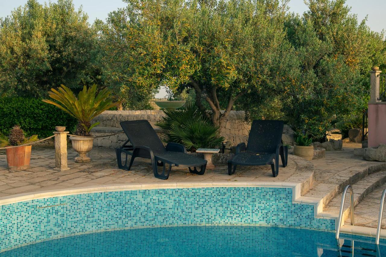 Dependance In Villa Con Piscina Ragusa Bagian luar foto