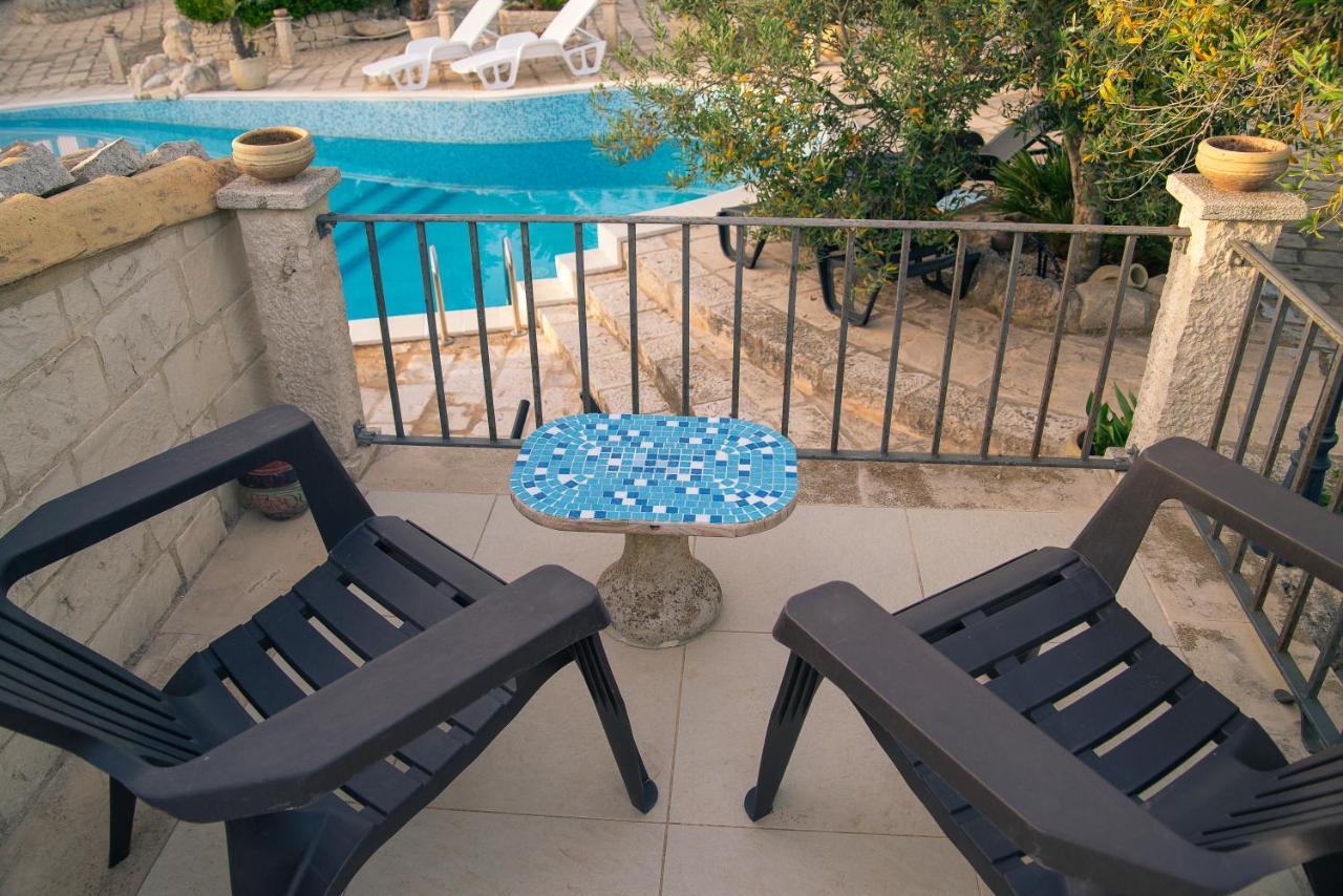 Dependance In Villa Con Piscina Ragusa Bagian luar foto