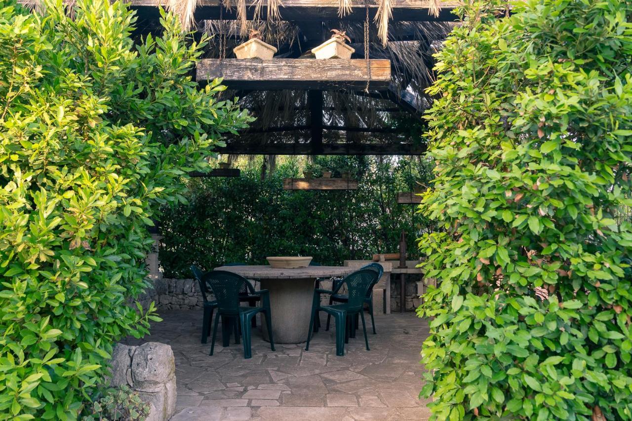 Dependance In Villa Con Piscina Ragusa Bagian luar foto