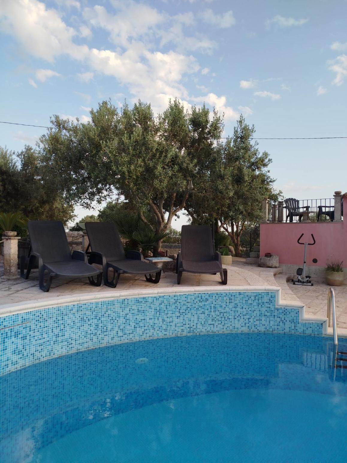Dependance In Villa Con Piscina Ragusa Bagian luar foto